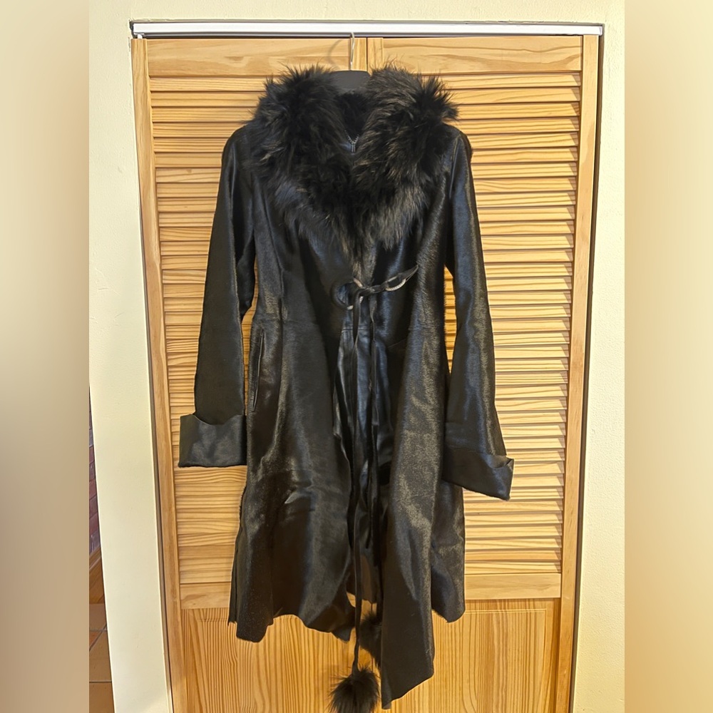 Elegant Black Faux Fur Trimmed Coat
